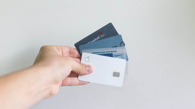 Как получить кредитную карту с задолженностью. Решения и оформление карты
